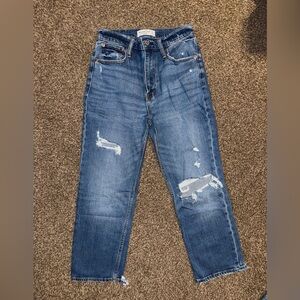 27/4 short Abercrombie & Fitch “the ankle straight ultra high rise”